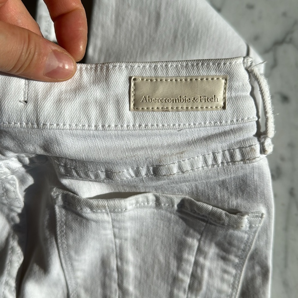 Abercrombie & Fitch White Women’s skinny Jeans